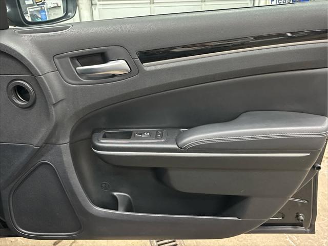 Used 2023 Chrysler 300 For Sale in Wilmington, OH