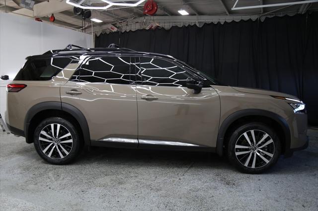 2025 Nissan Pathfinder Platinum 4WD