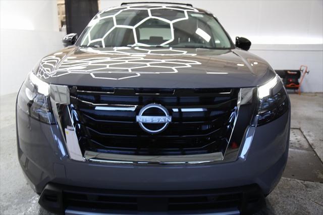 2025 Nissan Pathfinder Platinum 4WD