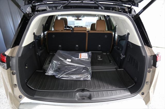 2025 Nissan Pathfinder Platinum 4WD