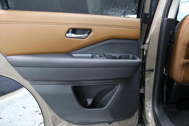 2025 Nissan Pathfinder Platinum 4WD