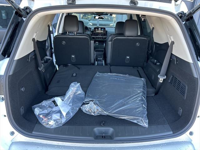2025 Nissan Pathfinder SL FWD