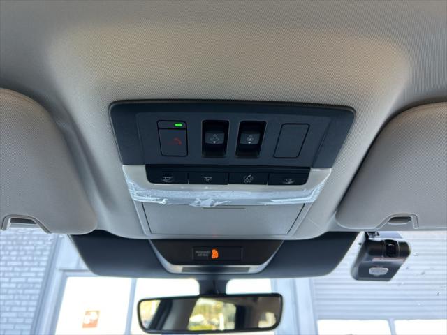 2025 Nissan Pathfinder SL FWD