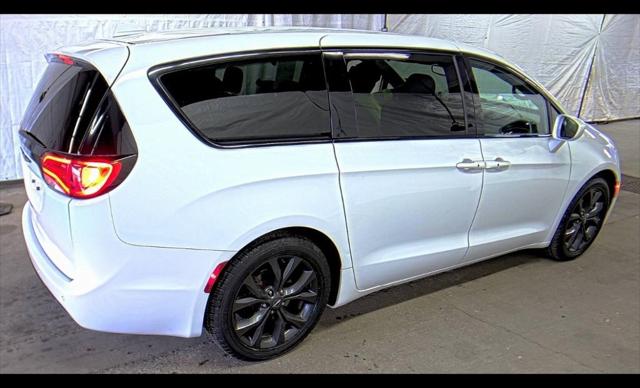 Used 2018 Chrysler Pacifica For Sale in Olive Branch, MS