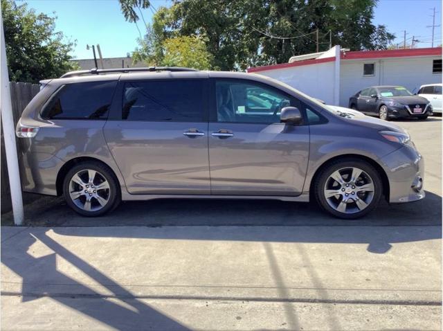 2015 Toyota Sienna SE Premium 8 Passenger