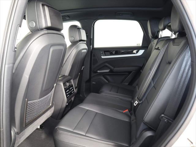 2024 Porsche Cayenne Unknown
