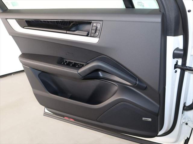 2024 Porsche Cayenne Unknown