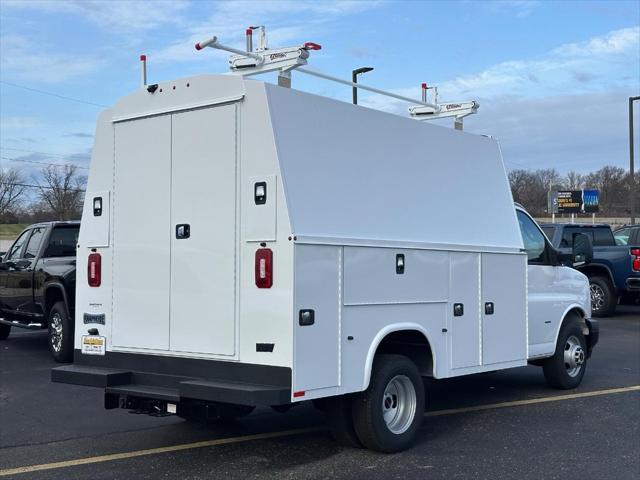 2024 GMC Savana Cutaway Work Van