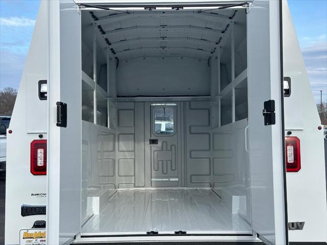 2024 GMC Savana Cutaway Work Van