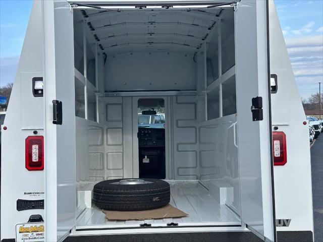 2024 GMC Savana Cutaway Work Van