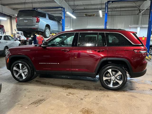 2025 Jeep Grand Cherokee GRAND CHEROKEE LIMITED 4X4