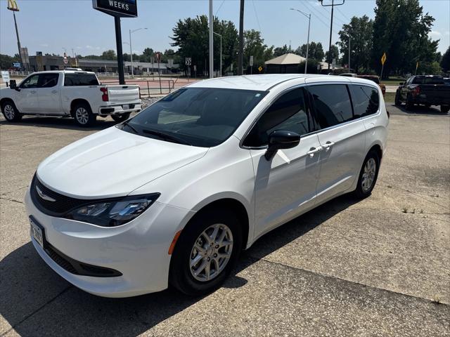 2025 Chrysler Voyager LX 2025 Chrysler Voyager LX
