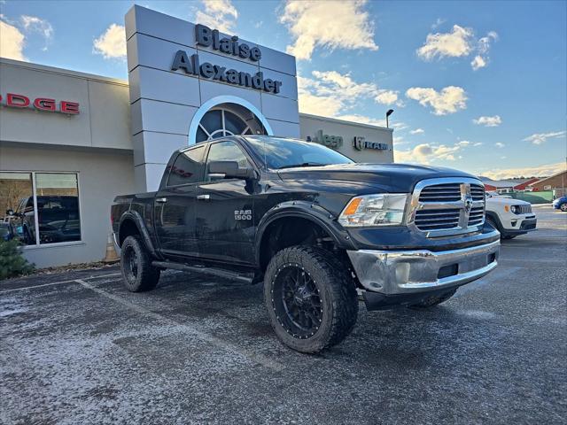 2017 RAM 1500 Big Horn Crew Cab 4x4 57 Box