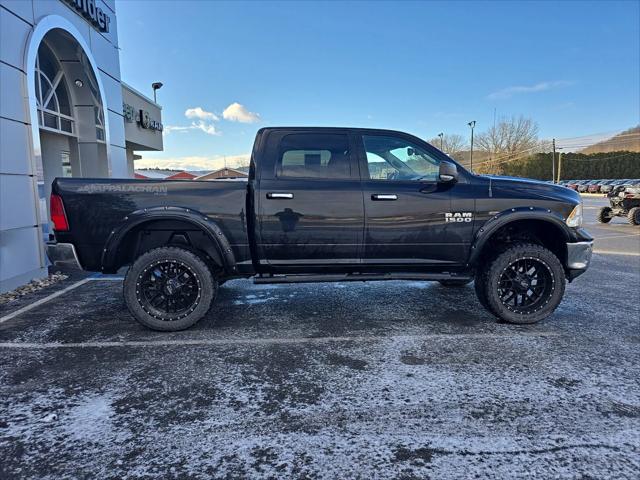 2017 RAM 1500 Big Horn Crew Cab 4x4 57 Box