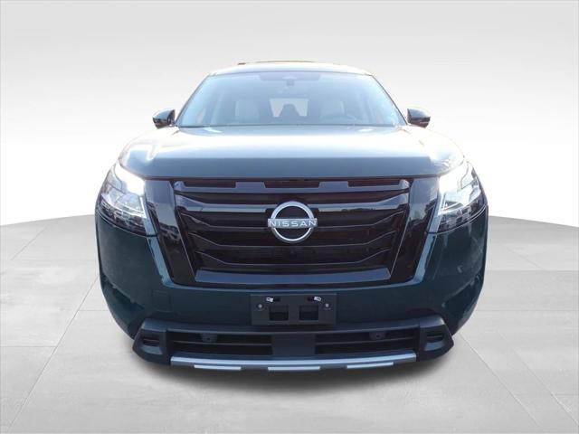 2023 Nissan Pathfinder SL 4WD