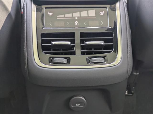2025 Volvo XC90 Plug-In Hybrid T8 Core 7-Seater