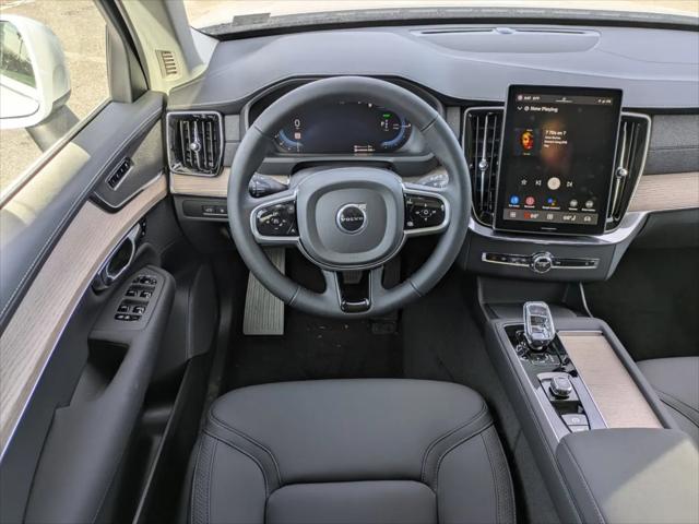 2025 Volvo XC90 Plug-In Hybrid T8 Core 7-Seater