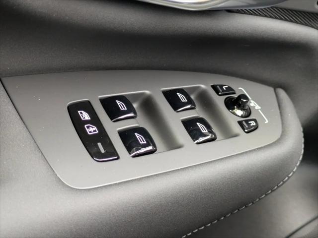 2025 Volvo XC90 Plug-In Hybrid T8 Core 7-Seater