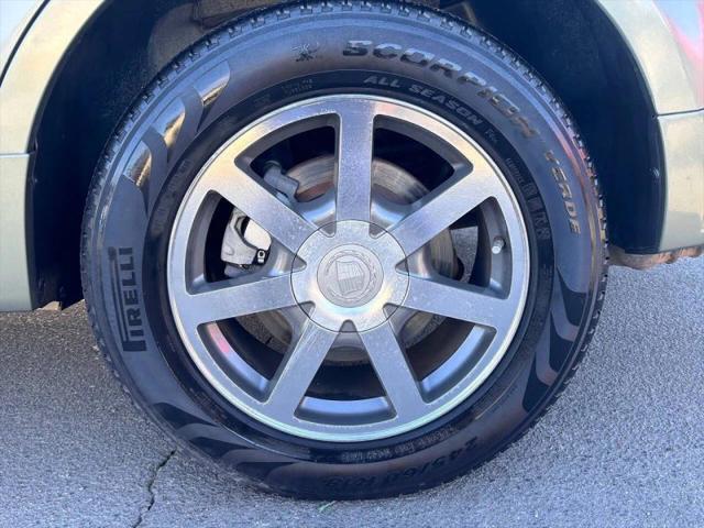 2004 Cadillac SRX V8