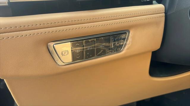 2025 Cadillac Escalade Luxury 2