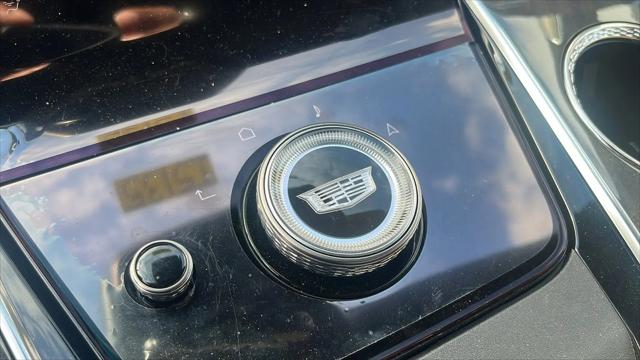 2025 Cadillac Escalade Luxury 2