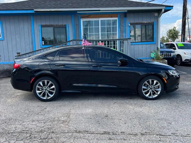2015 Chrysler 200 S