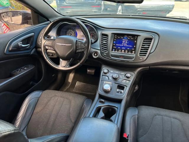 2015 Chrysler 200 S