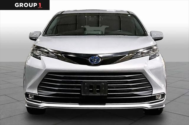 2024 Toyota Sienna Woodland Edition