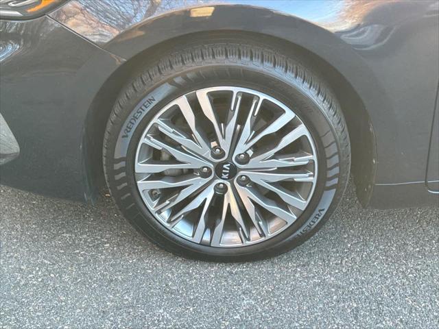 2020 Kia Cadenza Technology