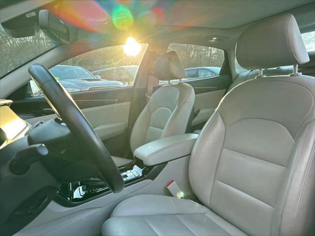 2020 Kia Cadenza Technology