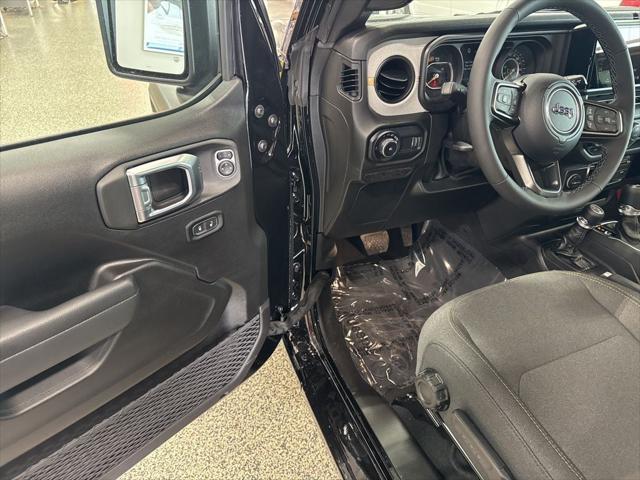 2025 Jeep Wrangler 4-Door Summit 4x4
