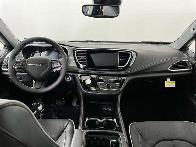 2025 Chrysler Pacifica Hybrid PACIFICA PLUG-IN HYBRID S APPEARANCE