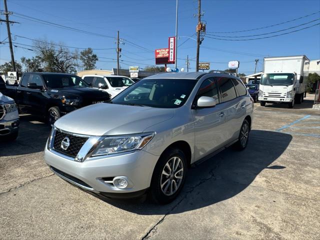 2016 Nissan Pathfinder SV