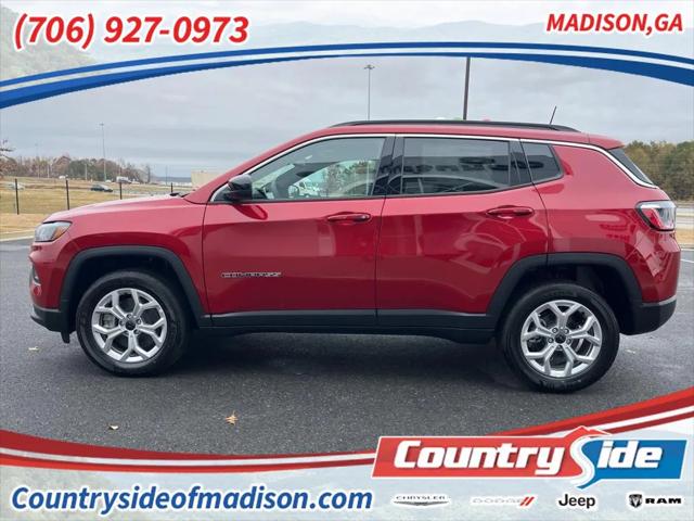 2025 Jeep Compass COMPASS LATITUDE 4X4