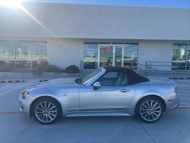 2018 Fiat 124 Spider Lusso Red Top Edition