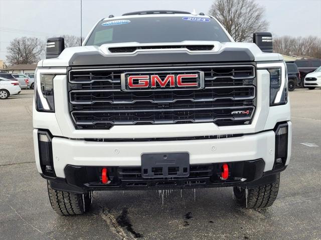 2024 GMC Sierra 2500HD 4WD Crew Cab Standard Bed AT4