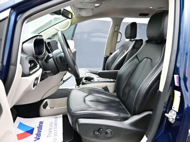 2022 Chrysler Pacifica Touring L