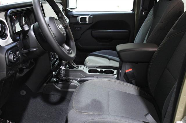 2025 Jeep Gladiator GLADIATOR NIGHTHAWK 4X4