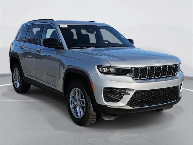 2025 Jeep Grand Cherokee GRAND CHEROKEE LAREDO X 4X2