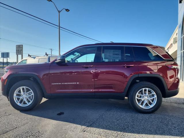 2025 Jeep Grand Cherokee GRAND CHEROKEE LAREDO X 4X4