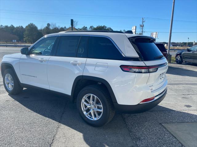 2025 Jeep Grand Cherokee GRAND CHEROKEE LAREDO X 4X4