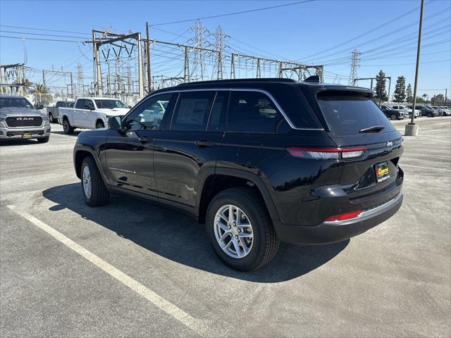 2025 Jeep Grand Cherokee GRAND CHEROKEE LAREDO X 4X2