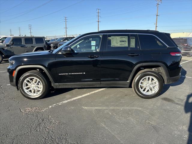 2025 Jeep Grand Cherokee GRAND CHEROKEE LAREDO X 4X2