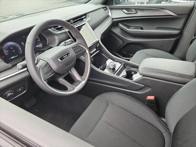 2025 Jeep Grand Cherokee GRAND CHEROKEE LAREDO X 4X2