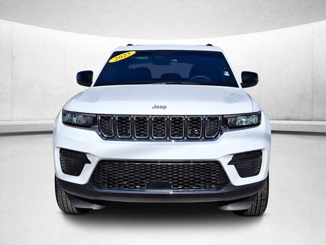 2025 Jeep Grand Cherokee GRAND CHEROKEE LAREDO X 4X2