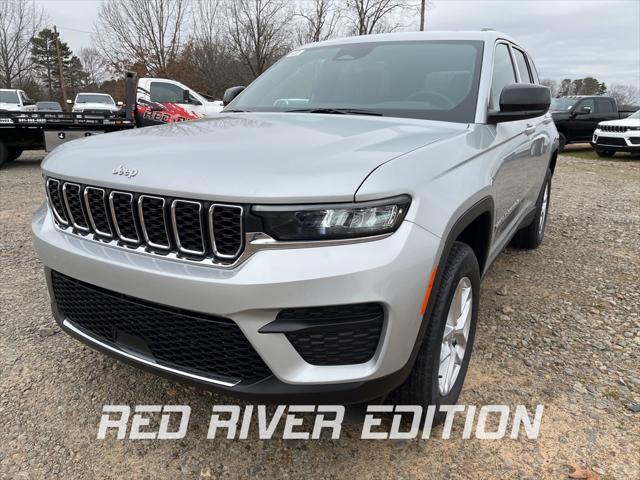 2025 Jeep Grand Cherokee GRAND CHEROKEE LAREDO X 4X4