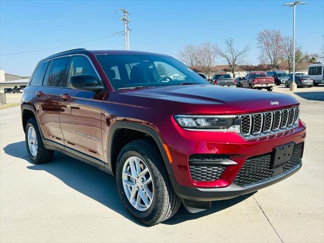 2025 Jeep Grand Cherokee GRAND CHEROKEE LAREDO X 4X4