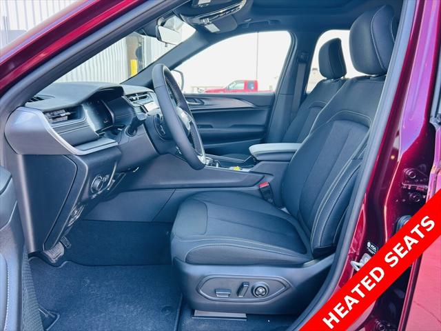 2025 Jeep Grand Cherokee GRAND CHEROKEE LAREDO X 4X4