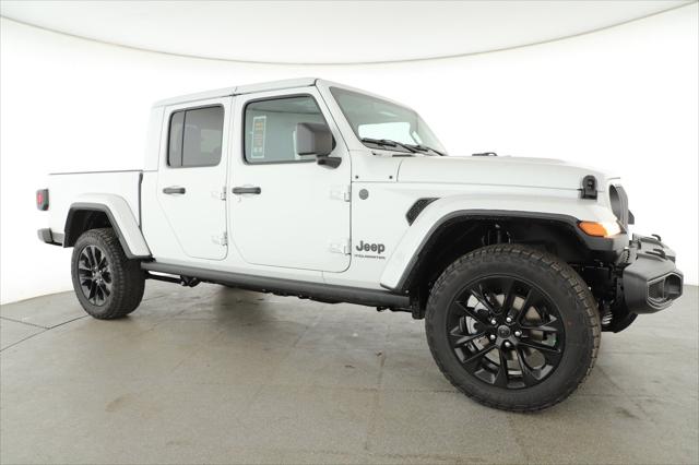 2025 Jeep Gladiator GLADIATOR NIGHTHAWK 4X4