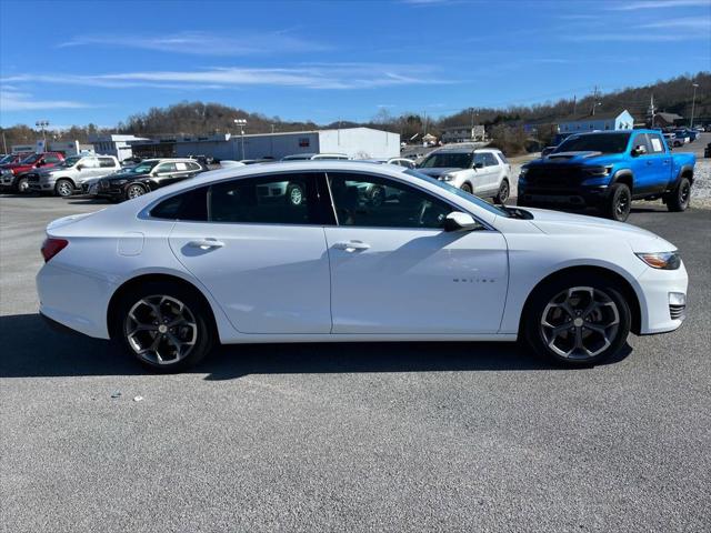 2022 Chevrolet Malibu FWD LT